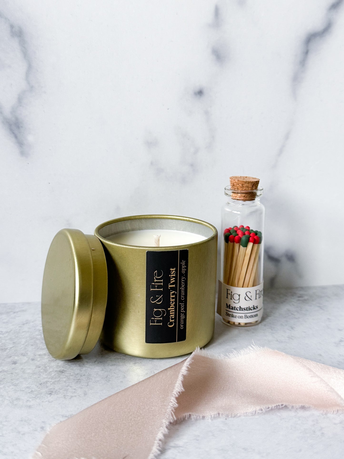 Cranberry Twist Gold Candle Tin