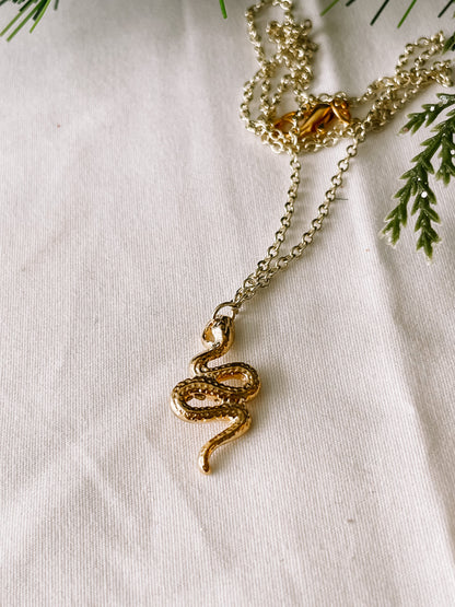 Snake pendant necklace